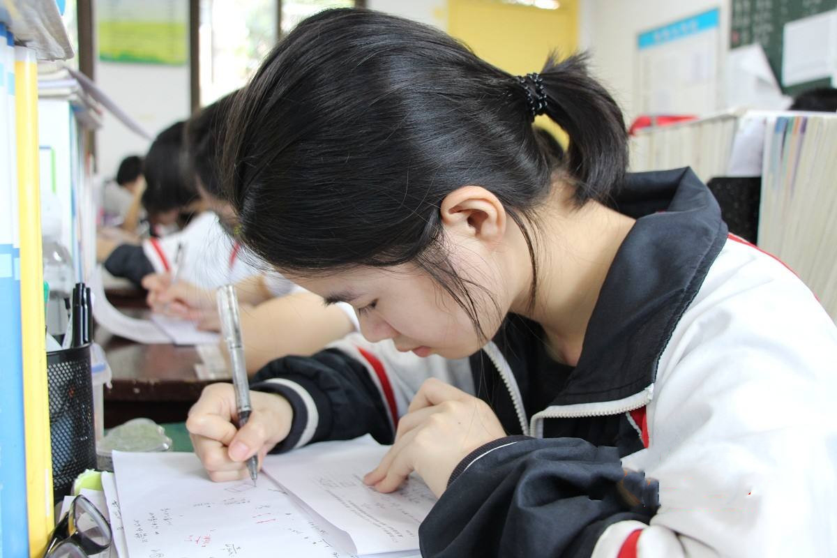 孩子高一考430分还有希望吗,高考470分的孩子该如何选择学校