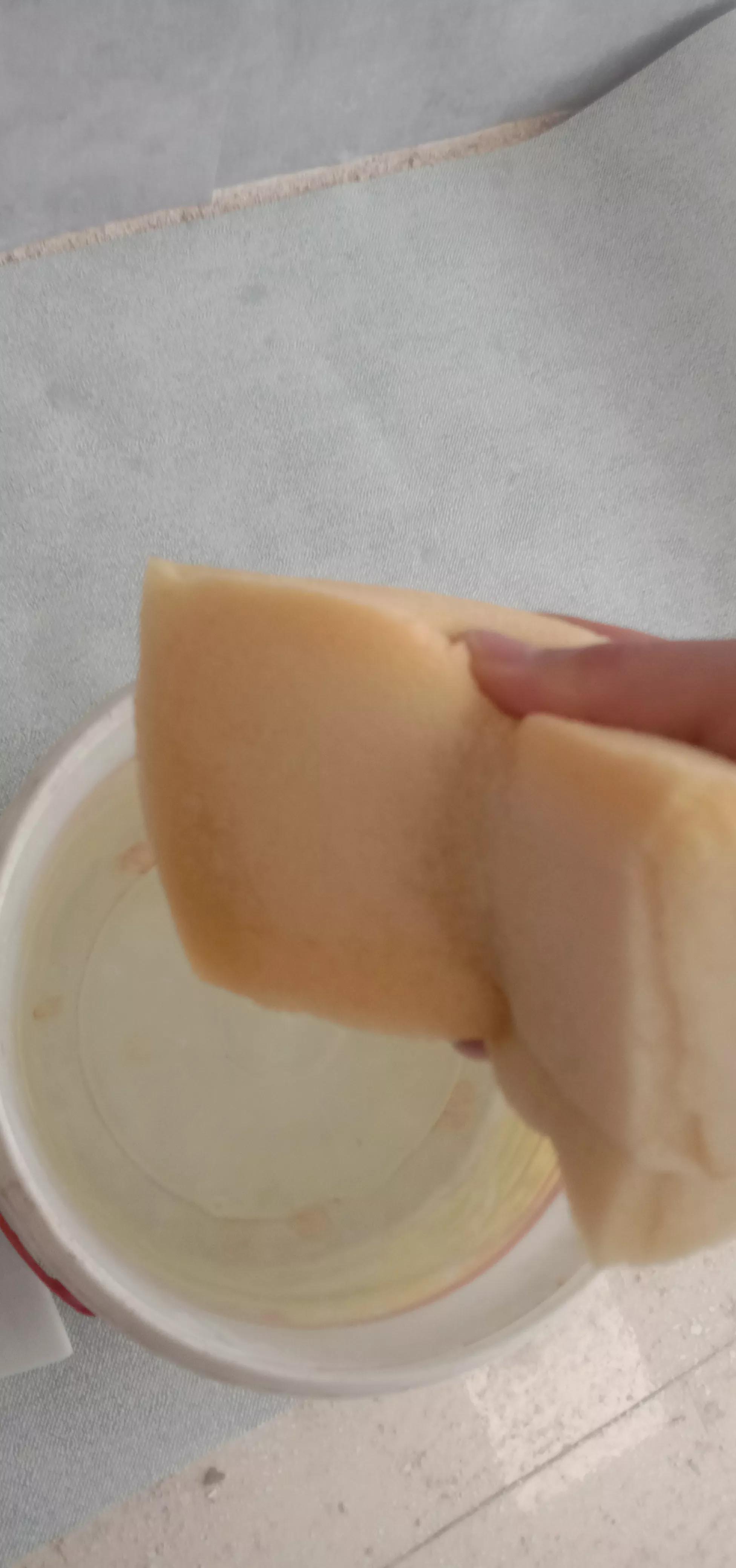 家里壁纸破了洞怎么遮盖,家里贴的壁纸有裂缝怎么处理