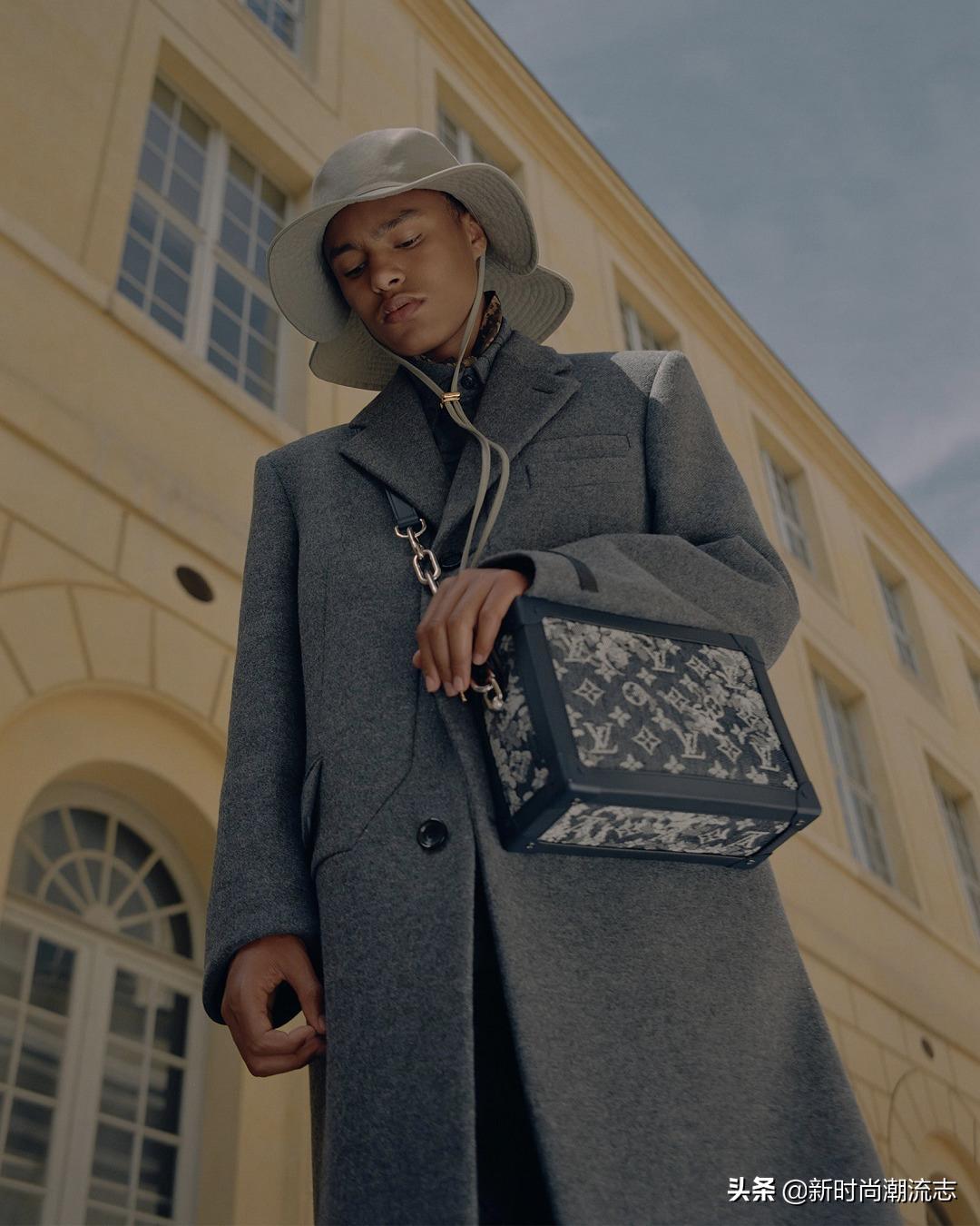 新男款lv包单肩斜挎包带按扣,lv2023早春男装包刺绣