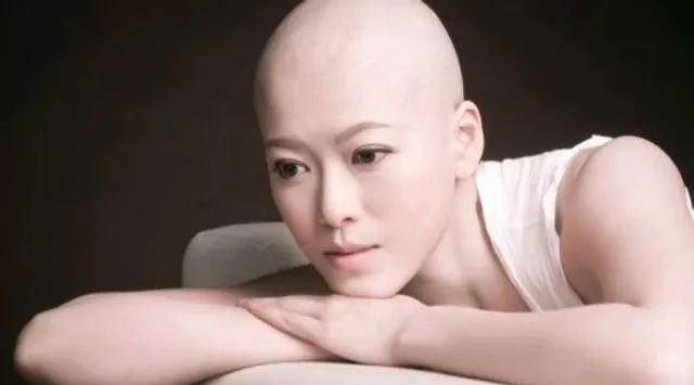 32岁tvb新晋小花入行多年终上位,tvb上位小花亮相引关注