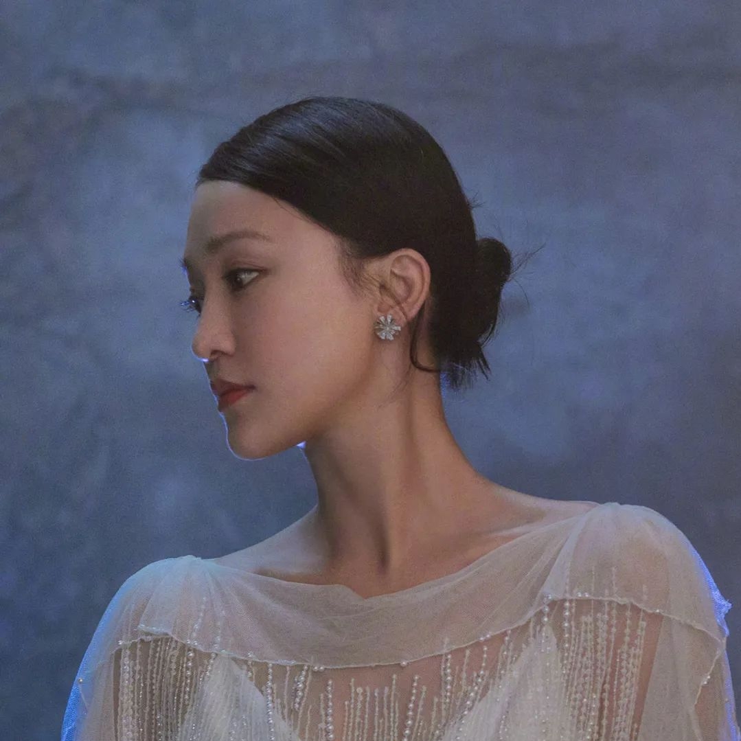 侧脸好看正脸好看么,侧脸比正脸好看的就是骨相美