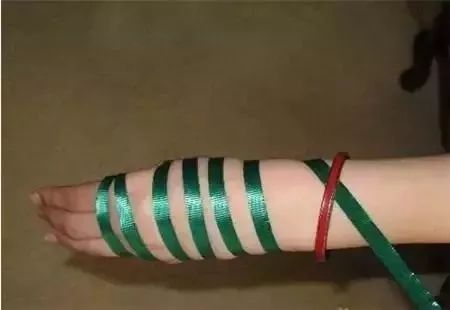 手镯长胖了脱不下来怎么办,长胖了手镯取不下来可以敲碎吗