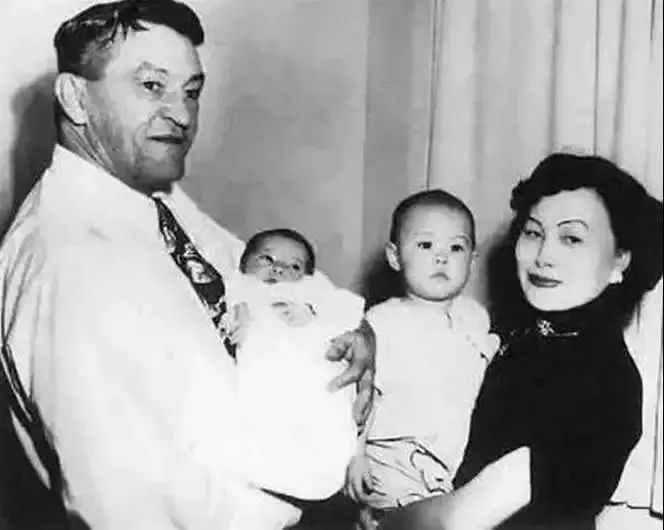 飞虎队陈纳德陈香梅,美国飞虎队队长陈纳德老婆是谁