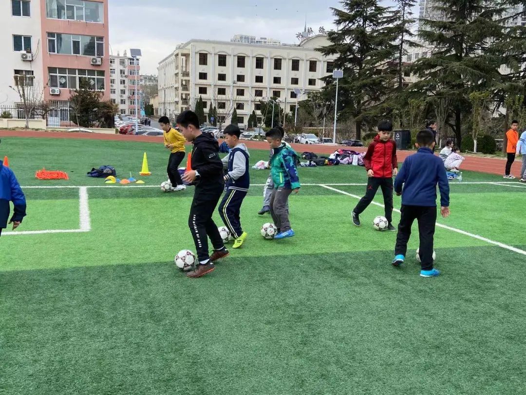 足球社团优秀社团事迹,学校活力足球社团活动
