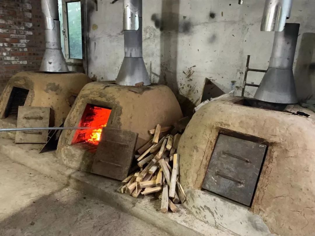 不远开车20公里,长春这家土窑太香了!烧公鸡烧土豆地瓜原汁原味