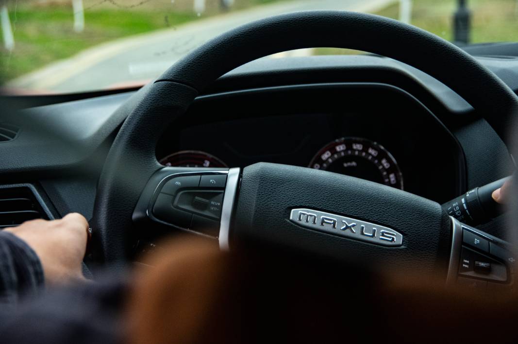 上汽大通t70四驱越野测试,试驾上汽大通g50舒适性