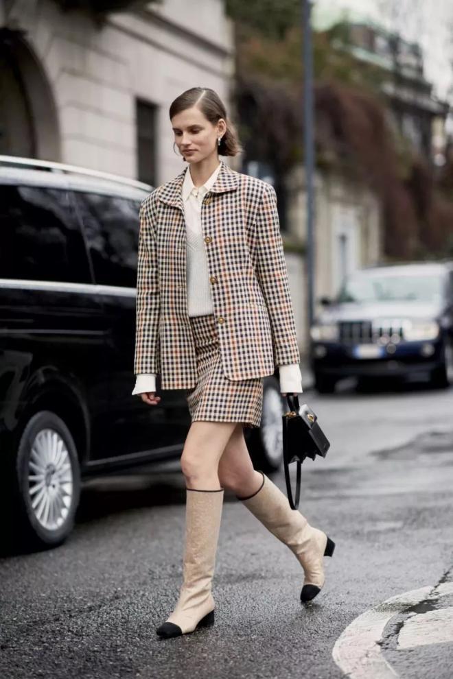 适合穿长靴子的冬天穿搭,今年秋冬这样穿轻松显高又藏肉