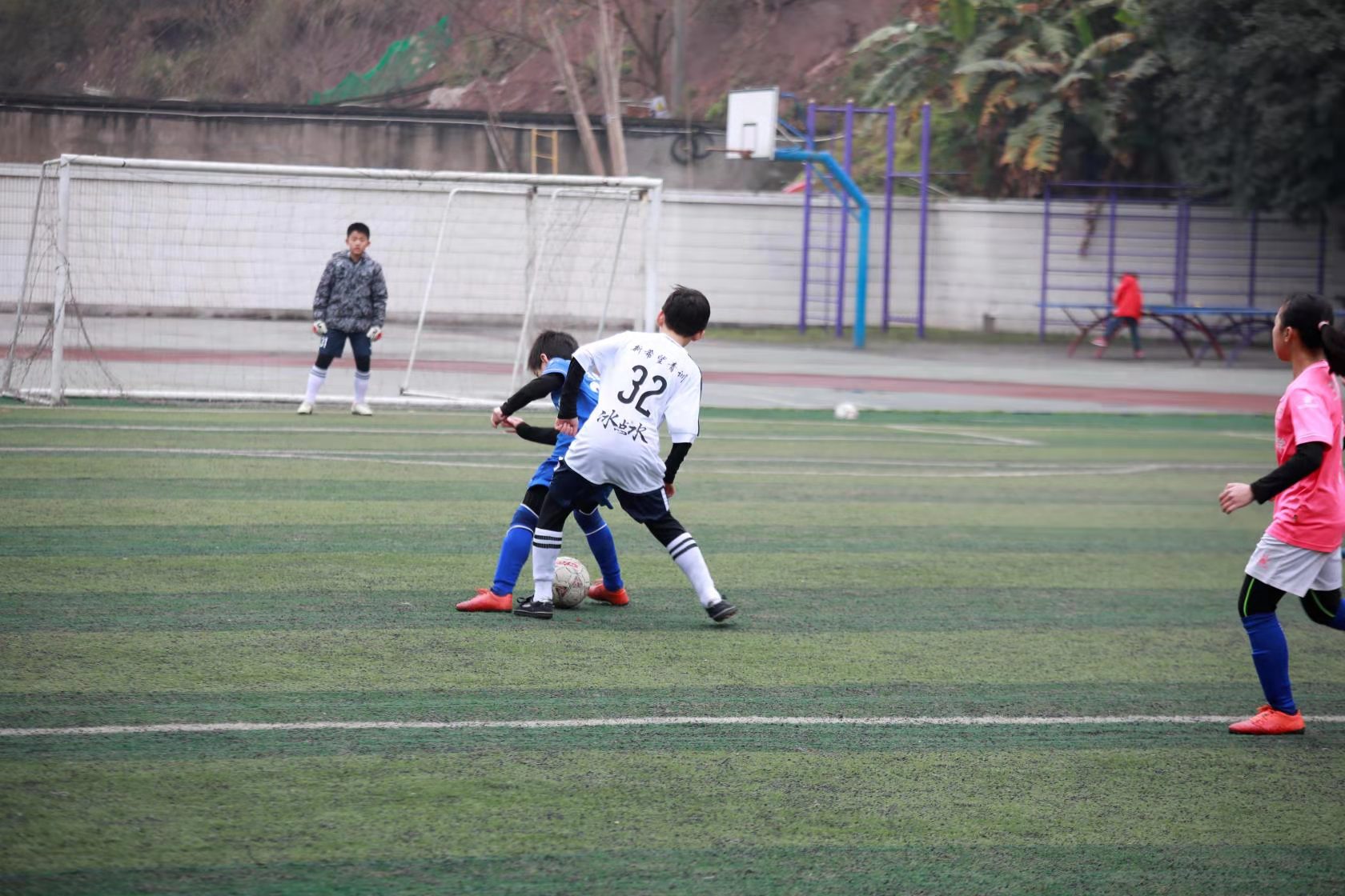 脚下过才叫真本事新希望俱乐部足球小将们出击!