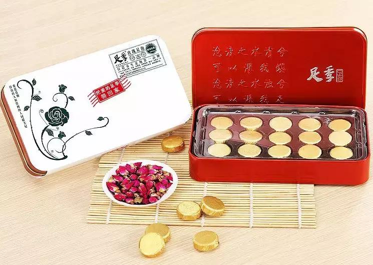 啊呀！你的脚后跟看起来糙得像位“真正男子汉”