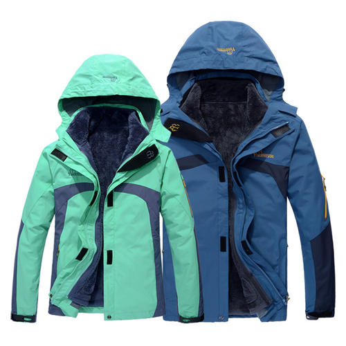 雪狼男款三合一冲锋衣,雪狼双面穿冲锋衣