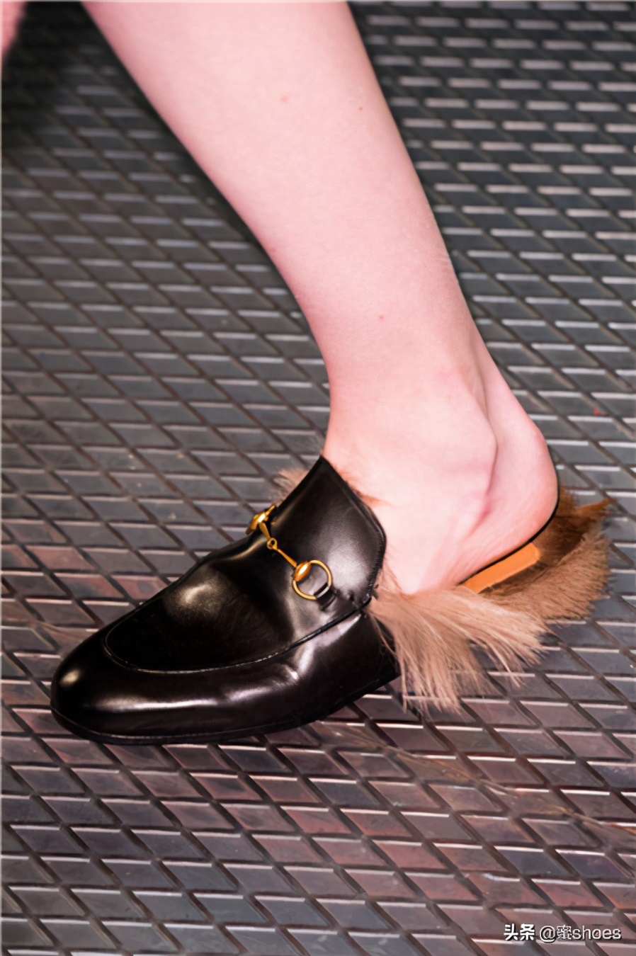 过冬必备单品你准备了哪些？厚底靴和保暖平底鞋必不可少哦
