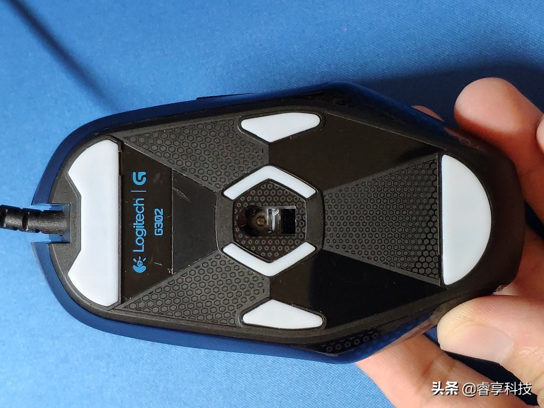 鼠标突然“不听使唤”无法吃鸡？原来是它坏了，可自己动手更换