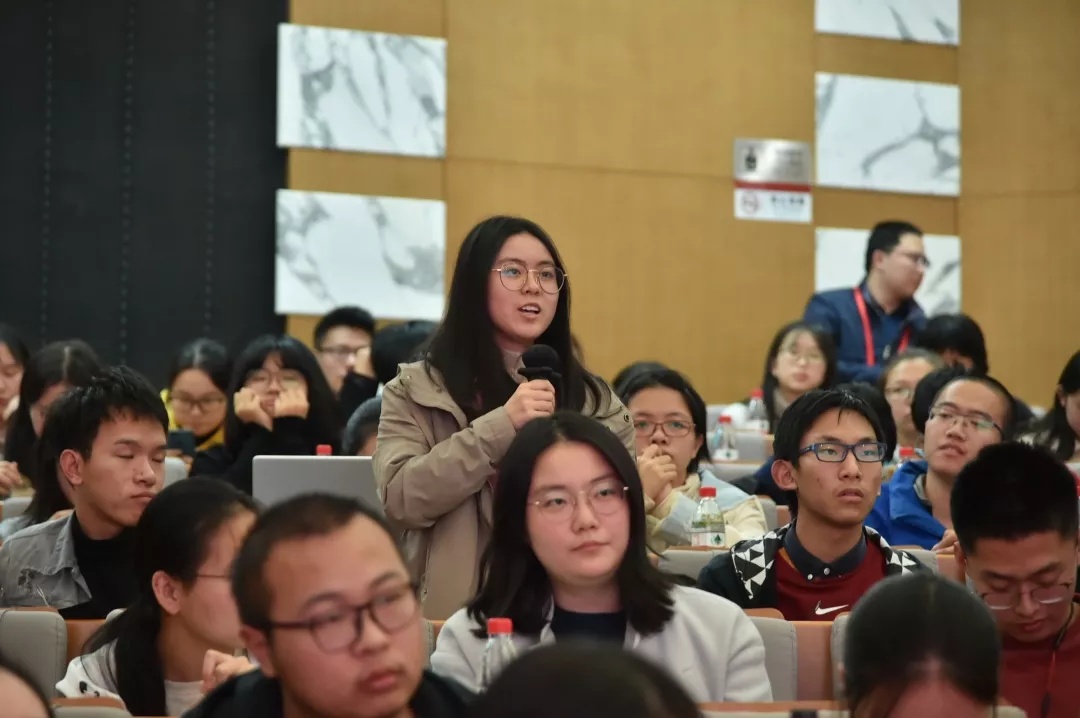 人民大学宣讲会视频,人民大学抢话筒视频