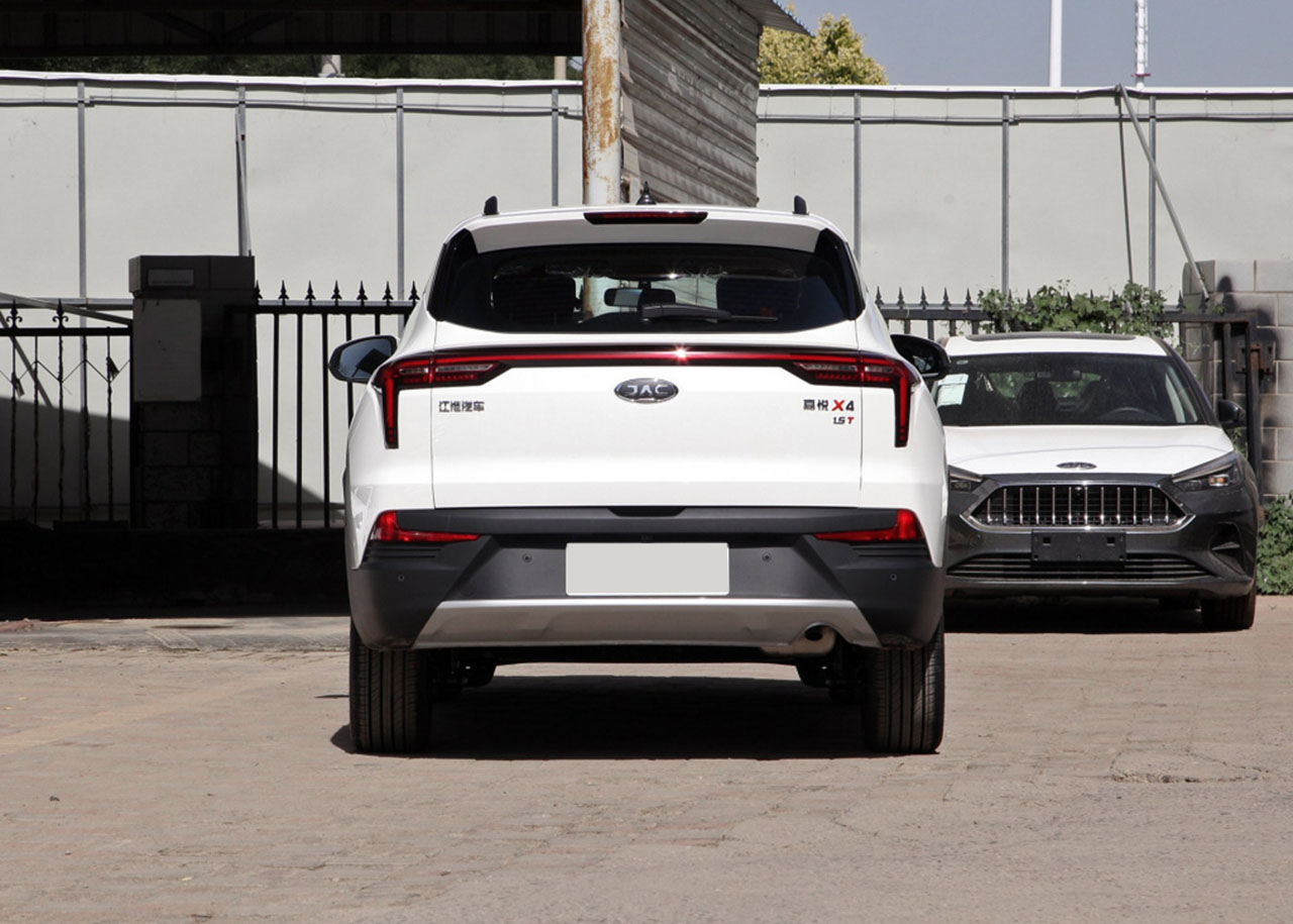 江淮嘉悦X4顶配版,江淮嘉悦x4最新款试驾