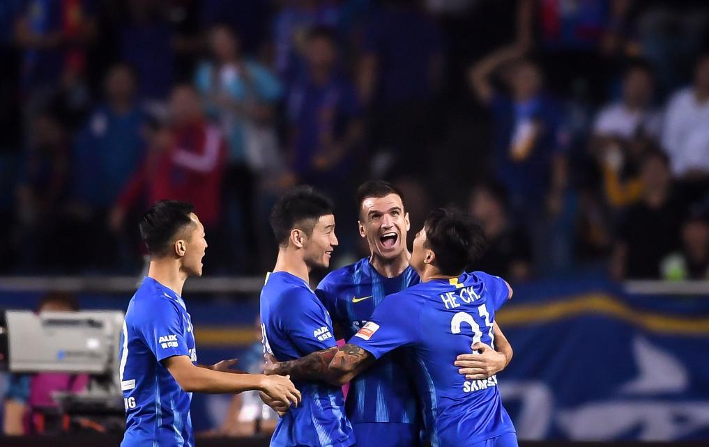 差距！苏宁主帅质疑后卫为什么要开大脚，国脚的答案让他难以置信