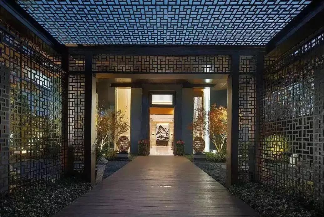 别再见女的就喊美女,见房子就称豪宅,盘一盘上海真正豪宅产品系