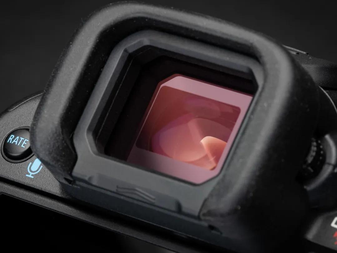 佳能r3和佳能eosr3,索尼a1和佳能eosr3