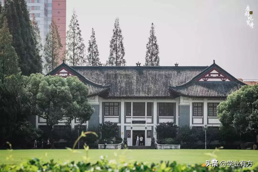 日月光华旦复旦兮是复旦校训吗,日月光华旦复旦兮是哪首诗