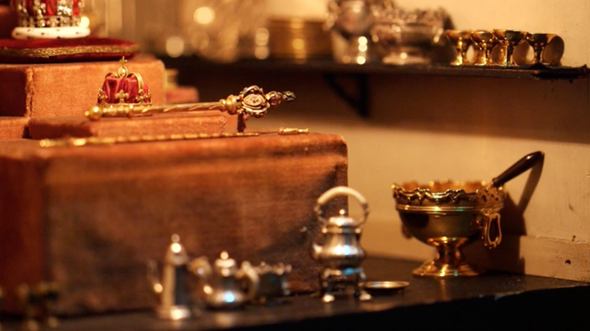 娃娃屋玩家,英国女王与玛丽王后