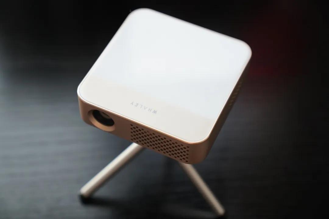 如何选择护眼投影仪,100寸电视和投影仪哪个好更护眼