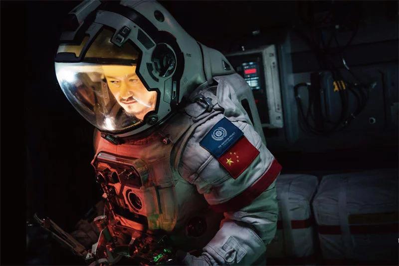 流浪地球里的未来枪械,流浪地球中有没有狙击枪