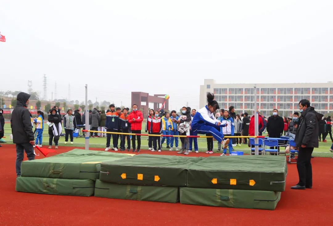 奔跑吧少年我校田径运动会开幕,奔跑吧少年全国中小学生运动会