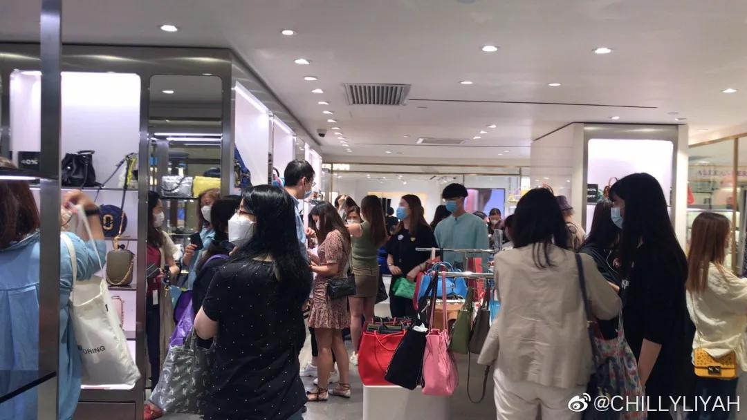 疫情下的香港五一黄金周：0内地团访港，多个品牌宣布撤店