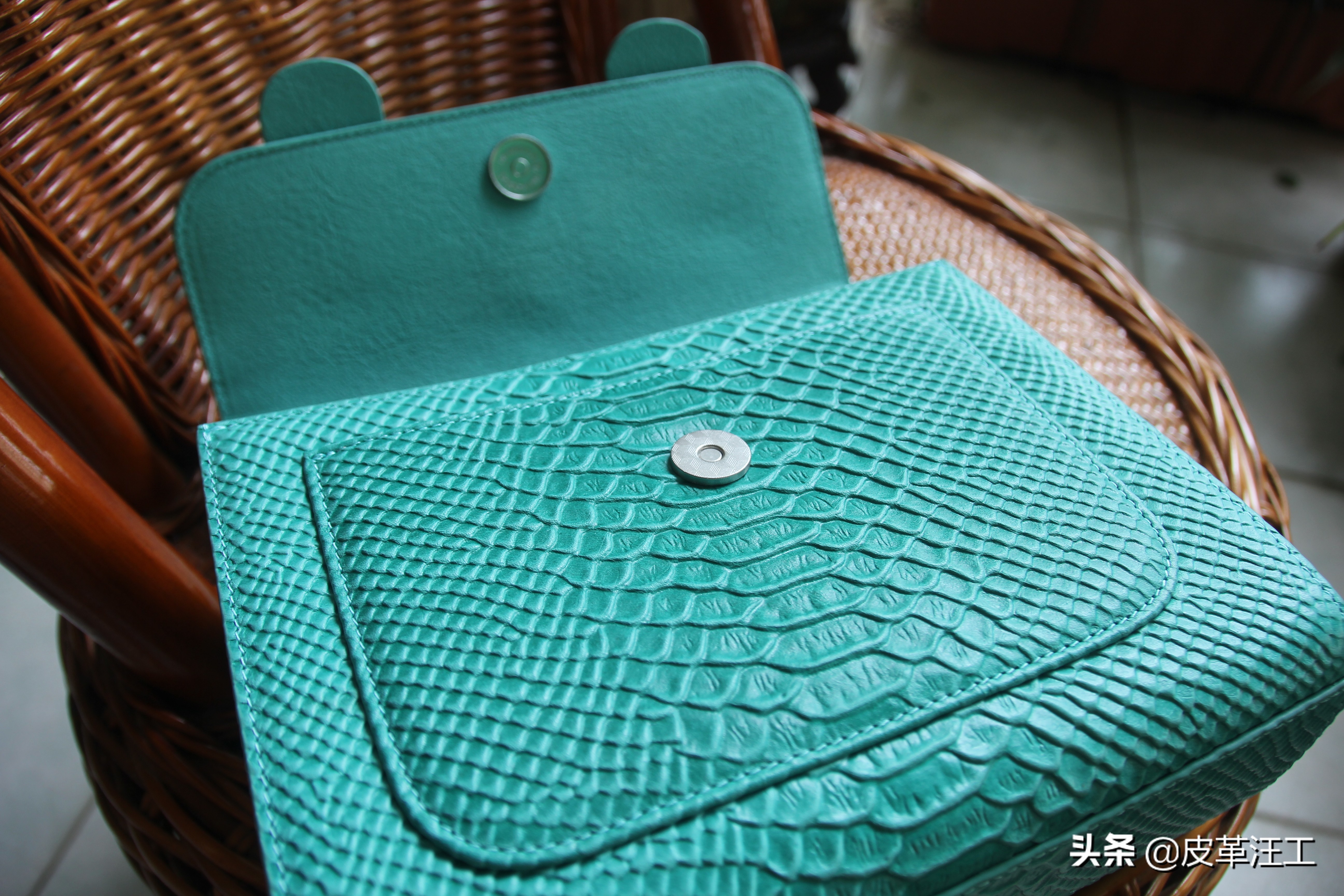 秋冬新款头层牛皮真皮女包图片,真皮女包100%牛皮法式复古风