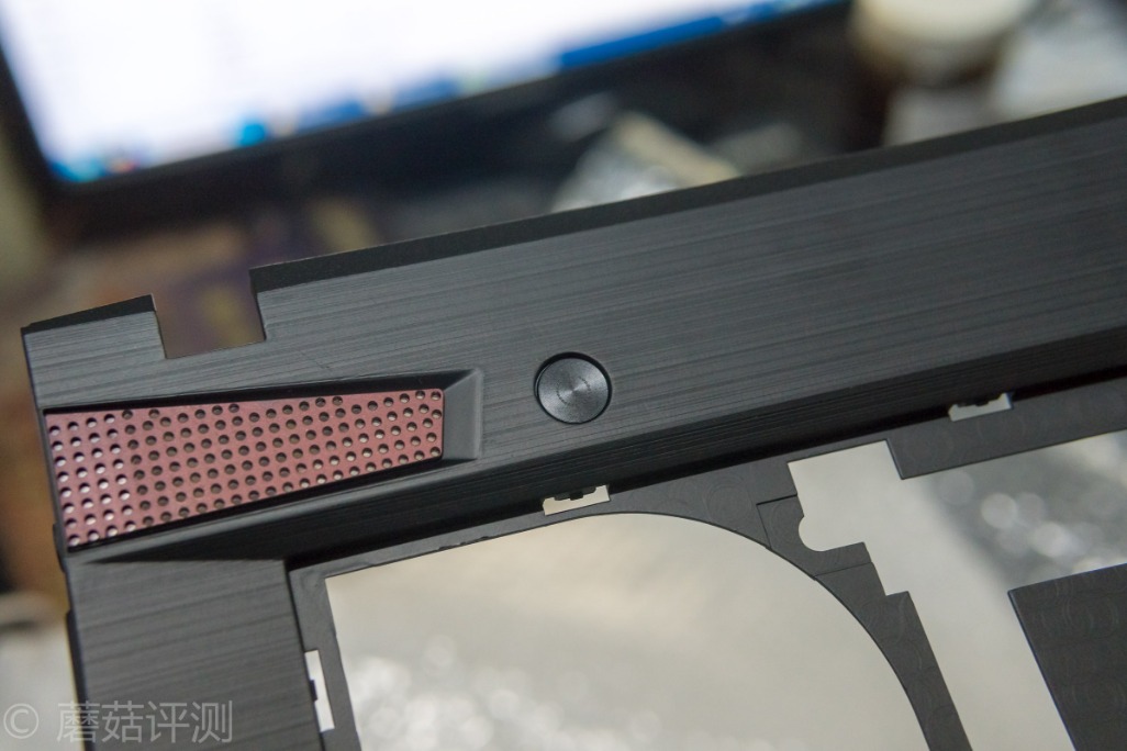 联想y400维修断轴,联想y400屏轴太紧