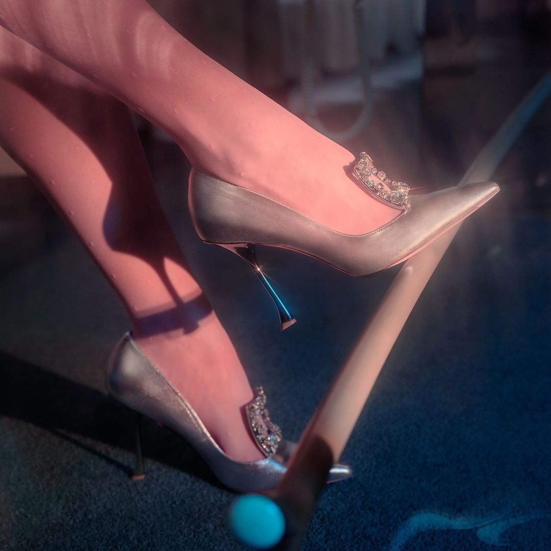经典奢侈高跟鞋品牌有哪些,时尚界的宠儿高跟鞋的演变史