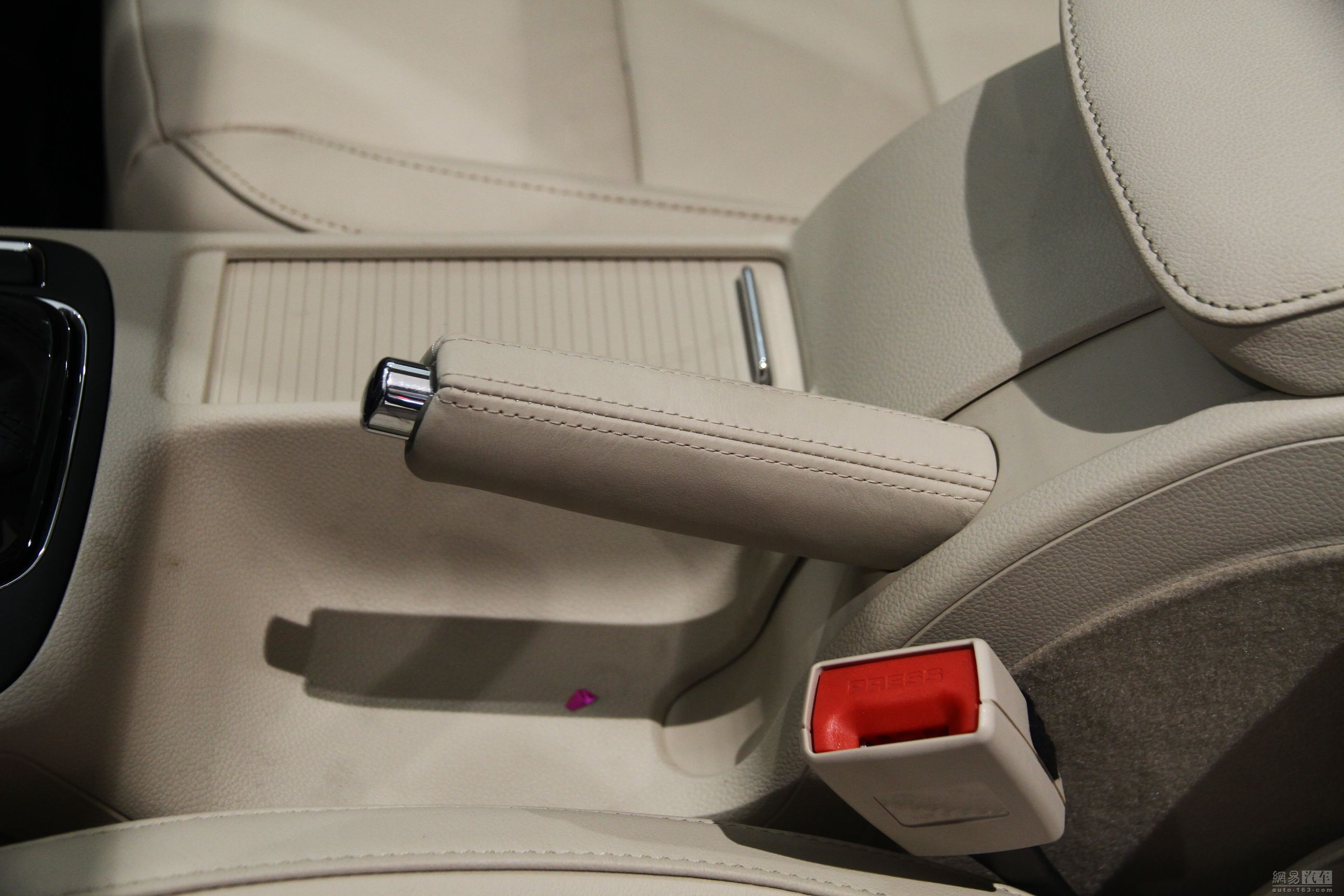 汽车高速行驶刹车失灵怎么办,高速120公里刹车失灵后续