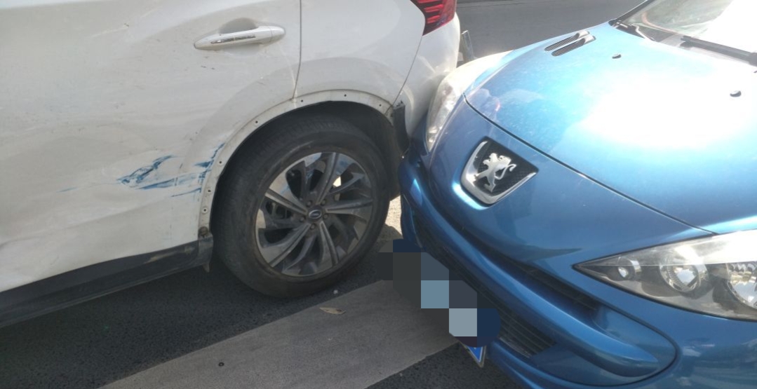 车辆剐蹭如何处理对方没有交强险,自己剐蹭车门可以走交强险吗