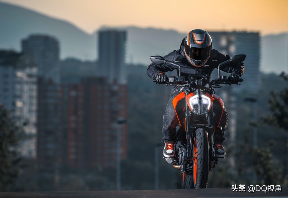 3万左右公认最好摩托车街车,最适合穷人的三款街车摩托车