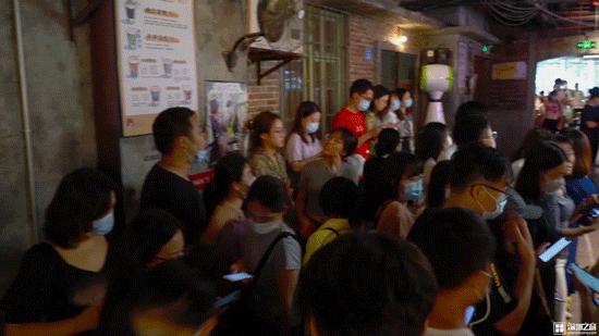 22岁的老师喝奶茶进医院,22岁女孩喝奶茶喝进icu