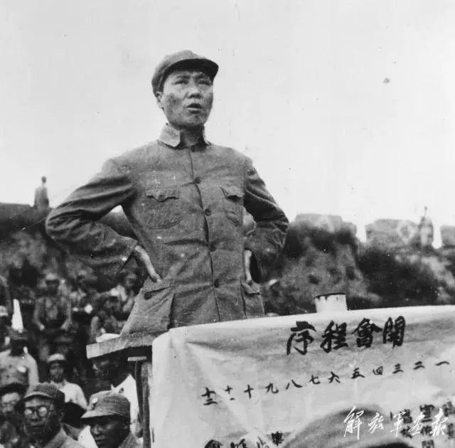 战友,毛*东泽**诗词里的那些战斗情怀,你学透了吗?