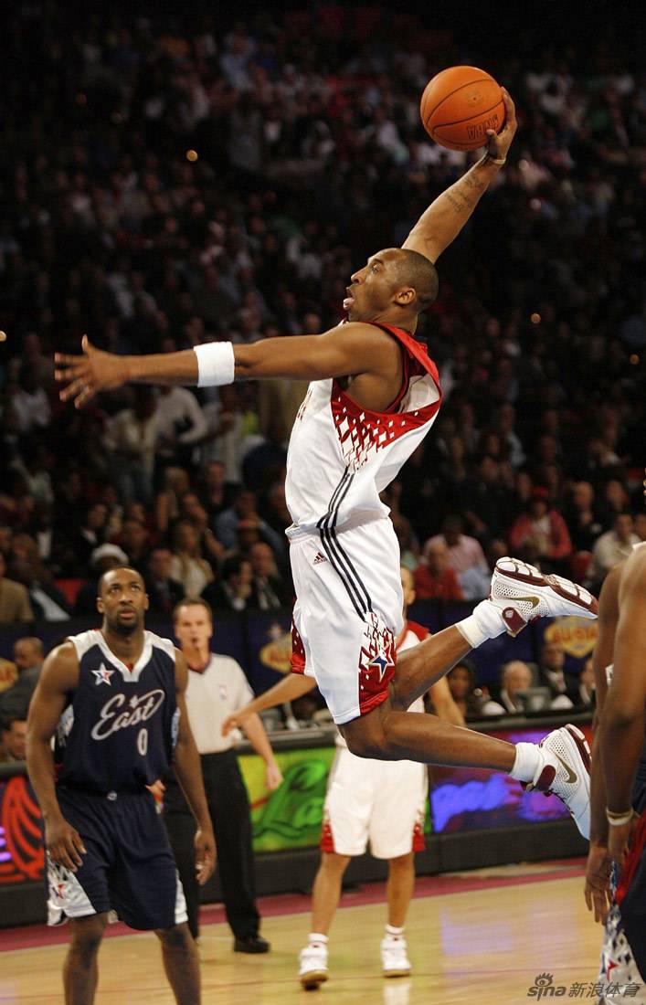 为什么喜欢打篮球而不是足球,为什么很多人喜欢打篮球