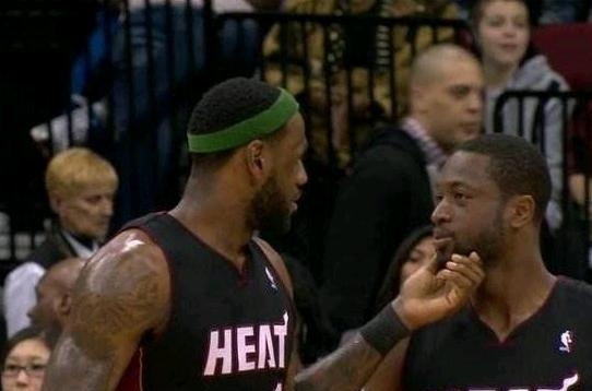 詹姆斯怎么对待韦德的,韦德曾经遭受的质疑