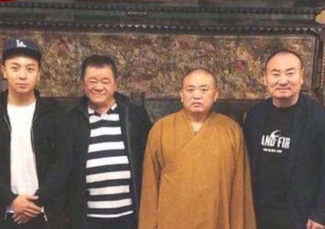 他是贾静雯张檬义父，捧红了林志颖金城武，却被亲儿子逼上绝路