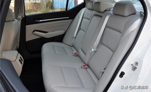 新款天籁还有移动大沙发吗,新款天籁不如老款漂亮