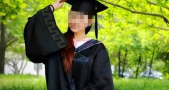 女大学生买20粒避孕药磨成粉，分批放入室友饭里，网友：太狠了