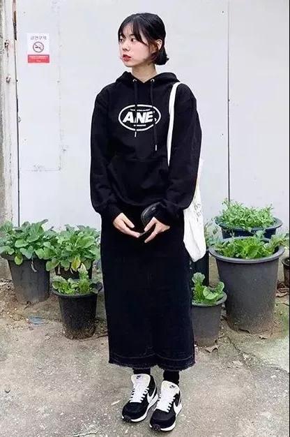 韩系短款双拉链卫衣穿搭,冬季韩系卫衣穿搭套装