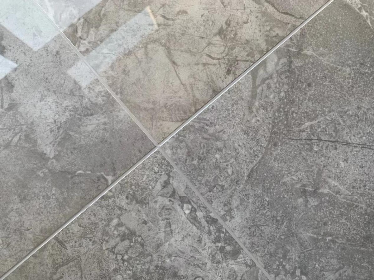 美缝剂粘在裤子和衣服上怎么办,美缝剂沾到衣服可以穿吗