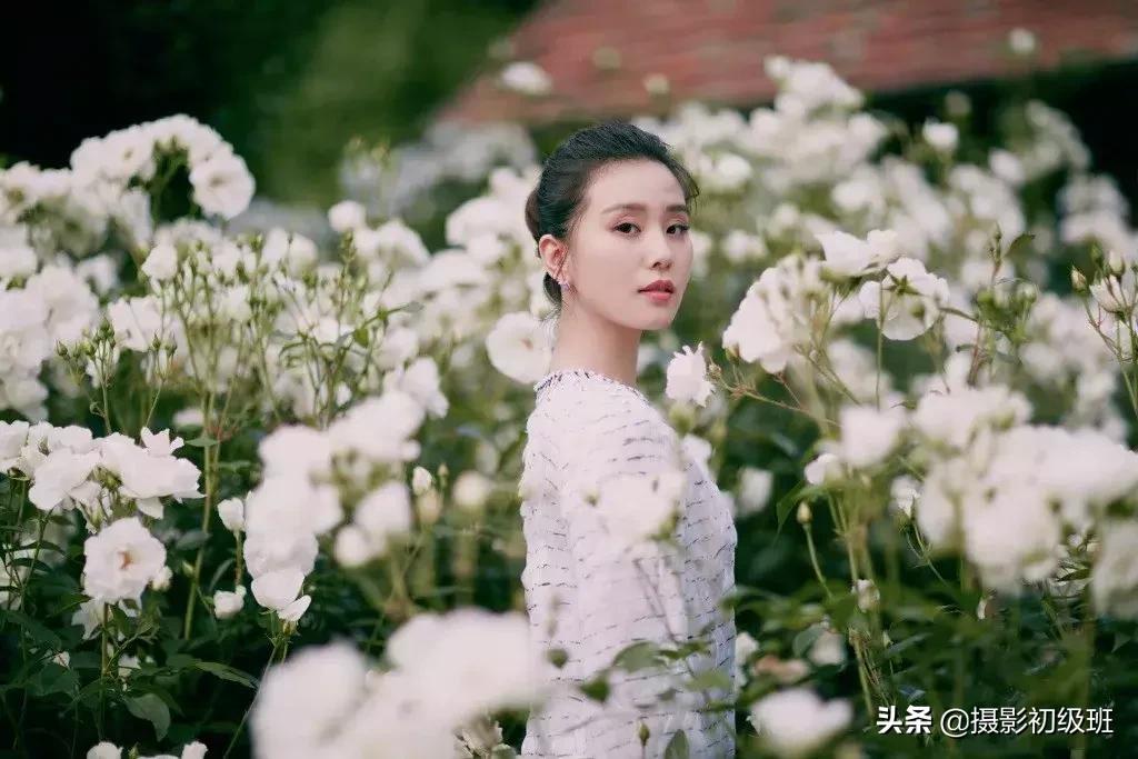 拍照怎么摆姿势更自然,如何拍照姿势不僵硬