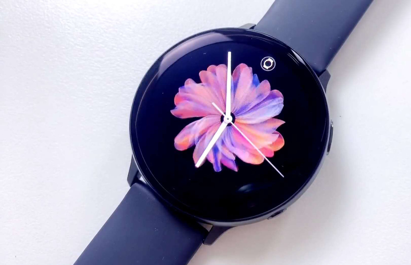 三星智能手表galaxywatch4classic,三星galaxywatch4和classic4