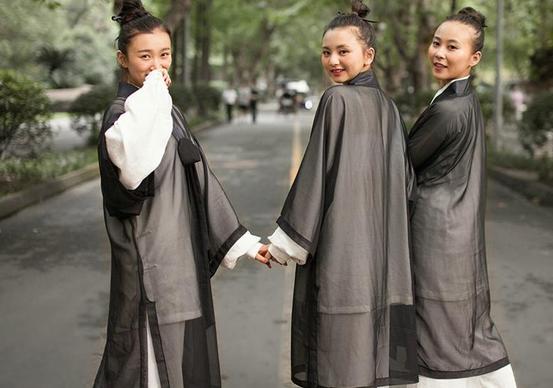 23岁道士王熹贞：宣告世人自己将羽化，近10万人围观，结局如何？