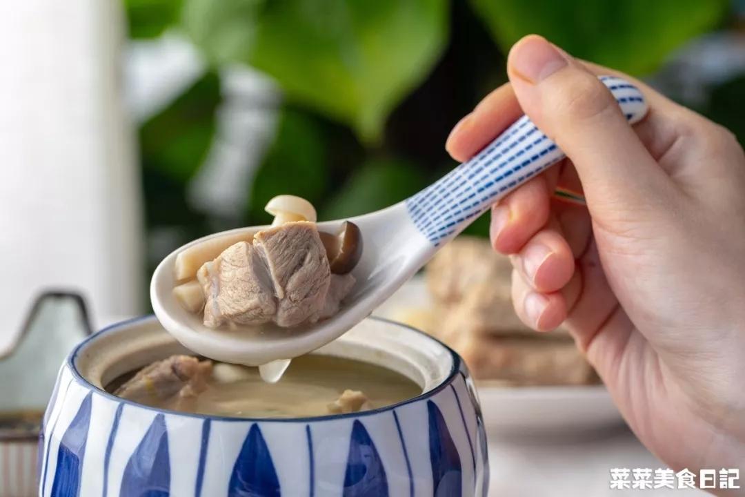 这一碗又润又美，电饭煲一键搞定！比敷面膜还管用