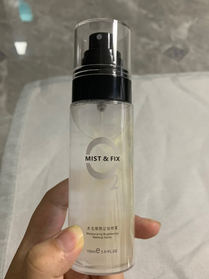 一款相见恨晚的补水定妆喷雾,好用的定妆喷雾推荐油痘肌