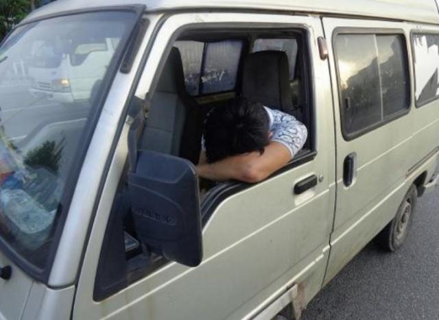 开车犯困三招搞定,开车不打瞌睡的10种有效方法