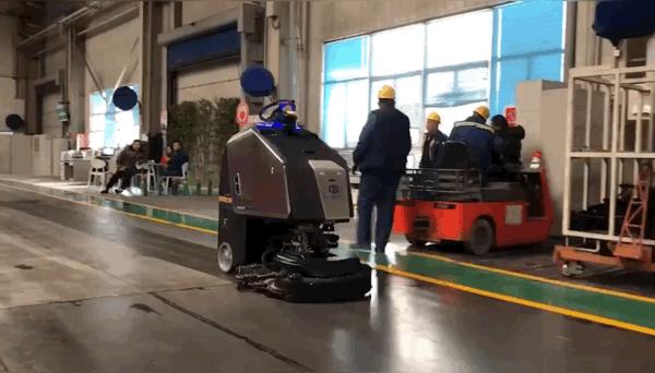 谁说机器人”行走”只求不撞墙？看高仙花式避障！