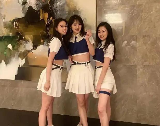 华为小公主：哈佛学霸不当赌王儿媳妇，和王子翩翩起舞组千亿女团